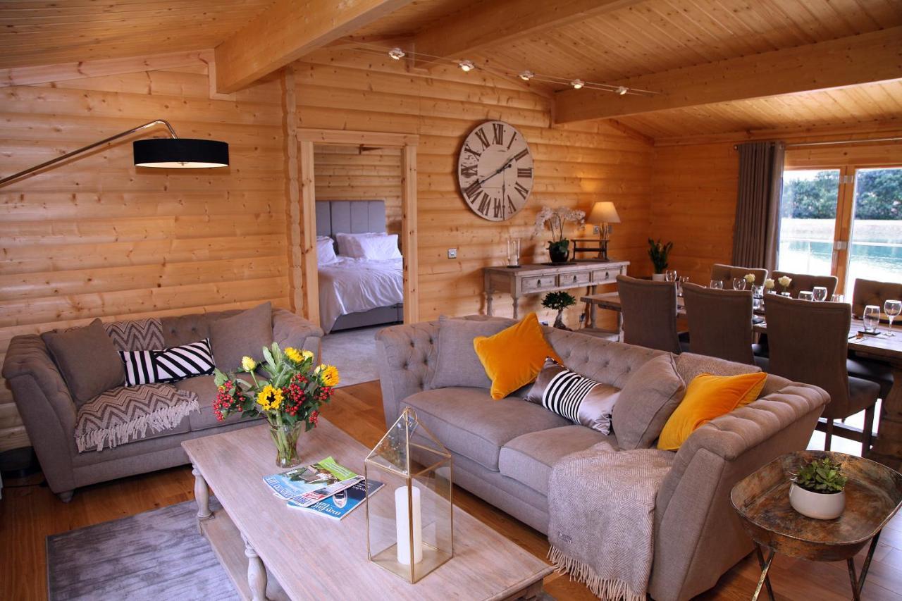Cambridgeshire Lakes - Luxury Lodges In A Stunning Lake Location Gamlingay Exteriér fotografie