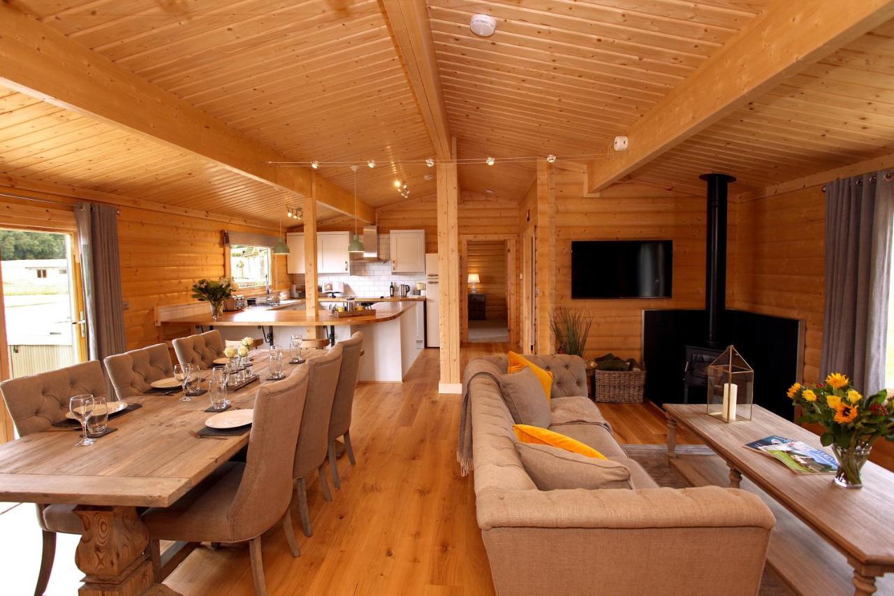 Cambridgeshire Lakes - Luxury Lodges In A Stunning Lake Location Gamlingay Exteriér fotografie